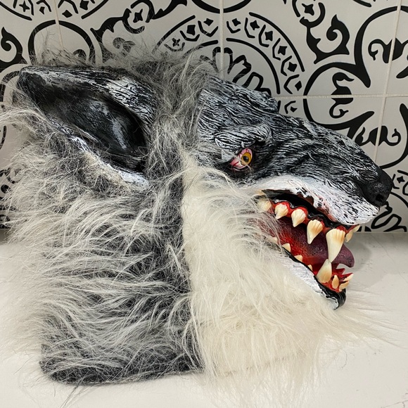 REALISTIC WEREWOLF HALLOWEEN MASK ADULT GRAY FAUX FUR WOLF COSTUME - Picture 1 of 4